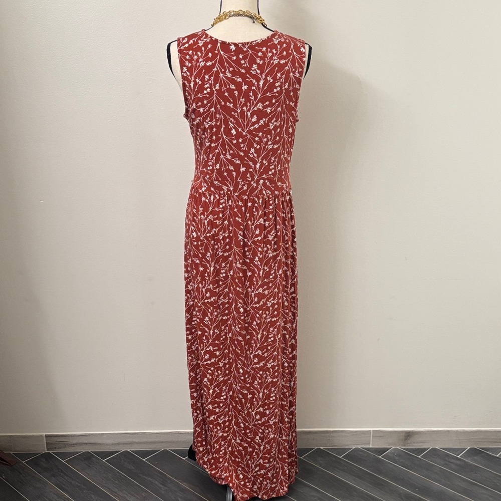 41 Hawthorn Terracotta Leaf Pattern Maxi Dress - Picture 6 of 8
